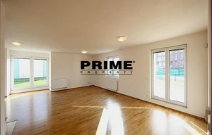 Family house for rent, 270m<sup>2</sup>, 765m<sup>2</sup> of land