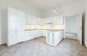 Apartment for rent, 5 bedrooms +, 246m<sup>2</sup>