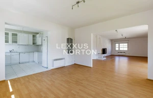 Family house for rent, 365m<sup>2</sup>, 539m<sup>2</sup> of land