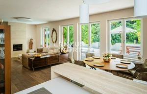 Family house for sale, 522m<sup>2</sup>, 1215m<sup>2</sup> of land