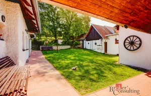 Family house for sale, 290m<sup>2</sup>, 2499m<sup>2</sup> of land