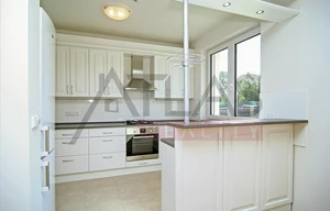 Family house for rent, 280m<sup>2</sup>, 149m<sup>2</sup> of land