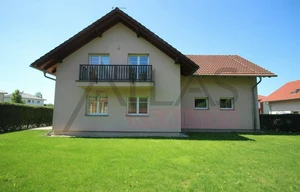 Family house for rent, 200m<sup>2</sup>, 500m<sup>2</sup> of land