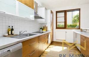 Family house for rent, 350m<sup>2</sup>, 358m<sup>2</sup> of land