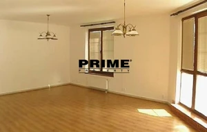 Family house for rent, 390m<sup>2</sup>, 903m<sup>2</sup> of land