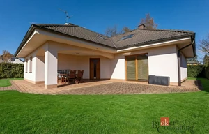 Family house for sale, 260m<sup>2</sup>, 998m<sup>2</sup> of land