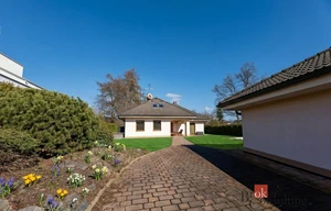 Family house for sale, 260m<sup>2</sup>, 998m<sup>2</sup> of land