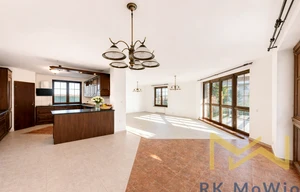 Family house for rent, 390m<sup>2</sup>, 903m<sup>2</sup> of land