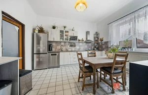 Family house for sale, 367m<sup>2</sup>, 341m<sup>2</sup> of land