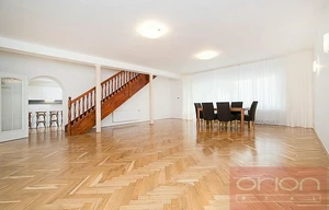 Family house for rent, 350m<sup>2</sup>, 370m<sup>2</sup> of land