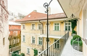 Apartment for rent, 4+1 - 3 bedrooms, 153m<sup>2</sup>