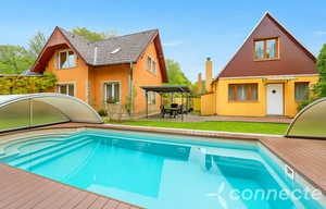 Family house for sale, 240m<sup>2</sup>, 582m<sup>2</sup> of land