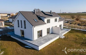 Multigenerational home for sale, 286m<sup>2</sup>, 977m<sup>2</sup> of land