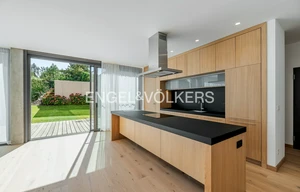 Apartment for rent, 4+kk - 3 bedrooms, 137m<sup>2</sup>