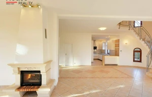 Villa for rent, 243m<sup>2</sup>, 675m<sup>2</sup> of land