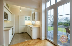 Family house for rent, 222m<sup>2</sup>, 387m<sup>2</sup> of land