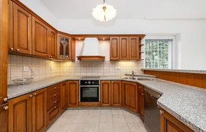 Family house for rent, 300m<sup>2</sup>, 600m<sup>2</sup> of land