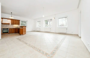 Family house for rent, 300m<sup>2</sup>, 600m<sup>2</sup> of land