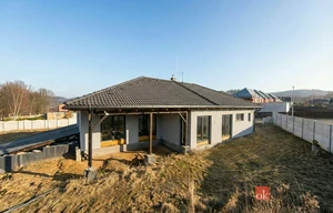 Family house for sale, 196m<sup>2</sup>, 876m<sup>2</sup> of land