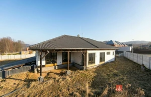 Family house for sale, 196m<sup>2</sup>, 876m<sup>2</sup> of land
