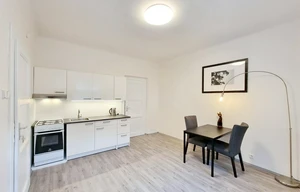 Family house for rent, 210m<sup>2</sup>, 182m<sup>2</sup> of land