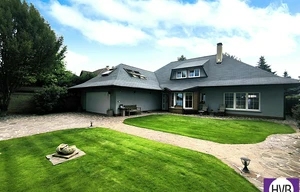 Family house for sale, 340m<sup>2</sup>, 1126m<sup>2</sup> of land