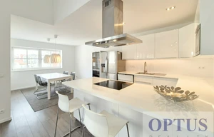 Apartment for rent, 5 bedrooms +, 218m<sup>2</sup>