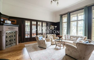 Villa for sale, 382m<sup>2</sup>, 8500m<sup>2</sup> of land