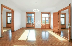 Apartment for rent, 5 bedrooms +, 255m<sup>2</sup>