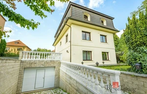 Villa for sale, 287m<sup>2</sup>, 654m<sup>2</sup> of land