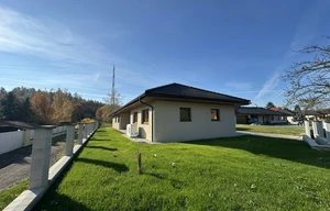 Family house for rent, 296m<sup>2</sup>, 1662m<sup>2</sup> of land