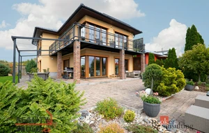 Family house for sale, 288m<sup>2</sup>, 867m<sup>2</sup> of land