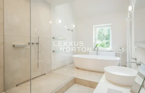 Family house for sale, 522m<sup>2</sup>, 1215m<sup>2</sup> of land