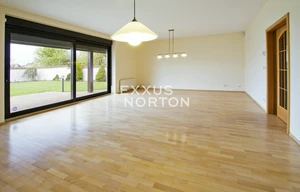 Family house for rent, 240m<sup>2</sup>, 550m<sup>2</sup> of land