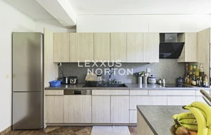 Family house for rent, 340m<sup>2</sup>, 1200m<sup>2</sup> of land