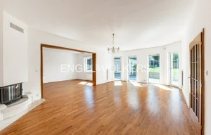 Family house for rent, 360m<sup>2</sup>, 860m<sup>2</sup> of land