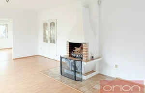 Family house for rent, 365m<sup>2</sup>, 539m<sup>2</sup> of land