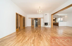 Family house for rent, 400m<sup>2</sup>, 950m<sup>2</sup> of land