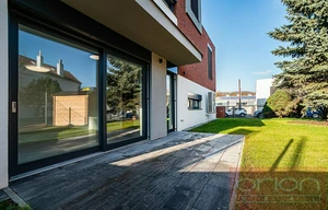 Family house for rent, 226m<sup>2</sup>, 302m<sup>2</sup> of land