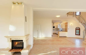 Family house for rent, 243m<sup>2</sup>, 328m<sup>2</sup> of land