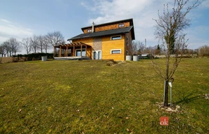 Family house for sale, 250m<sup>2</sup>, 1500m<sup>2</sup> of land