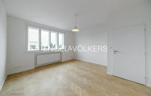 Family house for rent, 244m<sup>2</sup>, 829m<sup>2</sup> of land