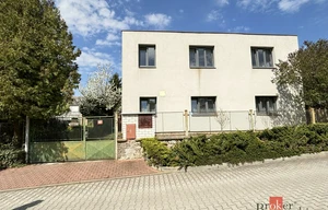 Family house for sale, 205m<sup>2</sup>, 698m<sup>2</sup> of land