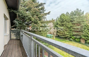 Family house for rent, 403m<sup>2</sup>, 999m<sup>2</sup> of land