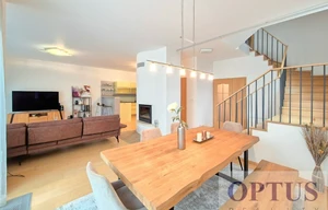 Family house for rent, 259m<sup>2</sup>, 383m<sup>2</sup> of land