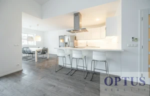 Apartment for rent, 5 bedrooms +, 218m<sup>2</sup>