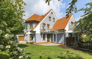 Family house for rent, 250m<sup>2</sup>, 632m<sup>2</sup> of land