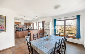 Family house for rent, 350m<sup>2</sup>, 133m<sup>2</sup> of land