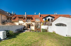 Family house for rent, 350m<sup>2</sup>, 133m<sup>2</sup> of land