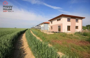 Family house for rent, 250m<sup>2</sup>, 520m<sup>2</sup> of land